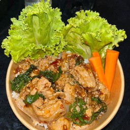 ข้าวกระเพราสามชั้นสไลด์