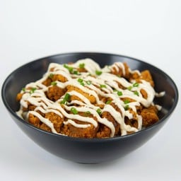 ข้าวหน้าหนังไก่กรอบซอสซาวครีม