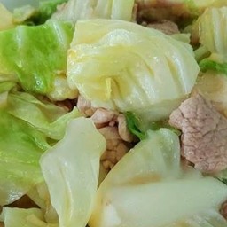 หมูนุ่มผัดกระหล่ำปลี (ราดข้าว)
