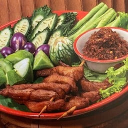 หมูทอดปลาร้าบอง