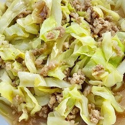 ผัดกะหล่ำปลีหมูสับ.ราดข้าว