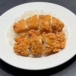 ข้าวสันในไก่กรอบซอสน้ำปลา