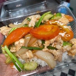 ผัดเปรี้ยวหวานราดข้าว