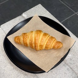 French Butter Croissant ครัวซองเนยสดสไตล์ฝรั่งเศส