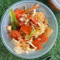 ยำไก่ยอไข่แดงเค็ม