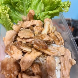 ข้าวหมูกระเทียม