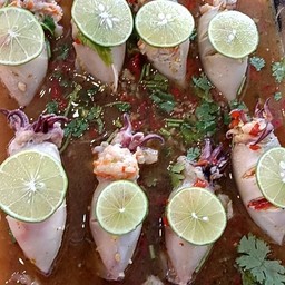 ปลาหมึกนึ่งมะนาว (ตัว)