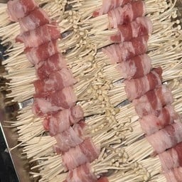 หมูพันเห็ด