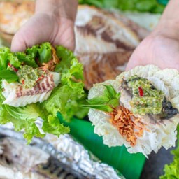 ข้าวผัดกะเพรารวมมิตร