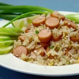 ข้าวผัดไส้กรอก