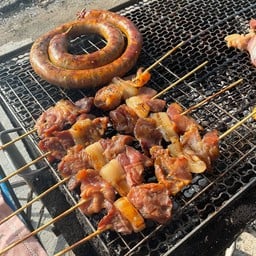 ไส้อั่วหมูปิ้งไดโนเสาร์ (อาหารเช้า)
