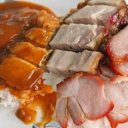 ข้าวหมูแดงผสมหมูกรอบ