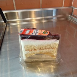 เค้กบลูเบอร์รี่นมสด vee