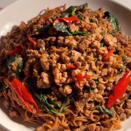 มาม่าผัดกะเพรา