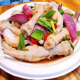 ยำตีนไก่