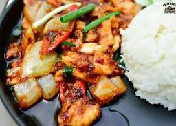 ข้าวราดผัดพริกเผา