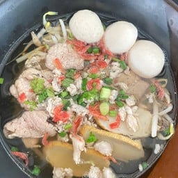 ก๋วยเตี๋ยวเรือเจ้นุช คลองหก สะพานชมพู