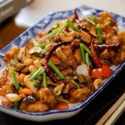 ไก่ผัดเม็ดมะม่วงหิมพานต์