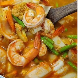แกงส้มผักรวม (กุ้ง)