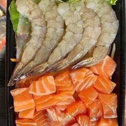 ยำแซลมอน หั่นเต๋า+กุ้งสด