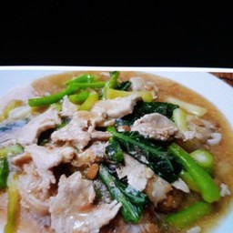ราดหน้าหมู
