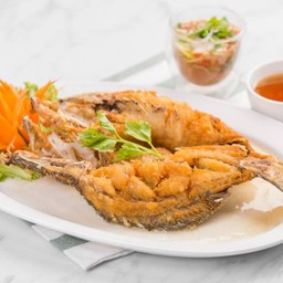 ปลากะพงทอดน้ำปลา