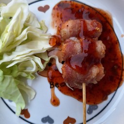 เบคอนพันไส้กรอก