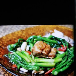 ผัดผักบุ้งปลาเค็มอินทรีย์