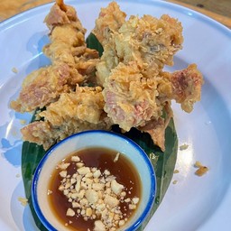 ปูนิ่มทอดน้ำจิ้มมะขามสามรส