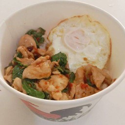 ข้าวกะเพราไก่ไข่ดาว หมู่บ้าน พลีโน่ พหลโยธิน-วัชรพล 2