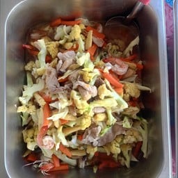 เจ๊แป้วเนื้อตุ๋นโรงถั่ว