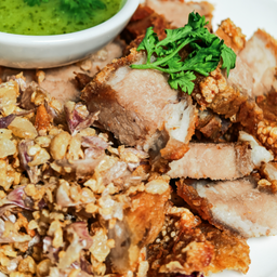 หมูกรอบทอด (กับข้าว)