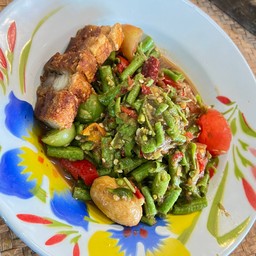 ตำถั่วหมูกรอบ