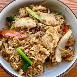 ข้าวผัดรถไฟ หมูนุ่ม