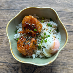 ข้าวจิ้นส้มทอด&ไข่ออนเซ็น Fried Fermented pork with Rice & Onsen Egg