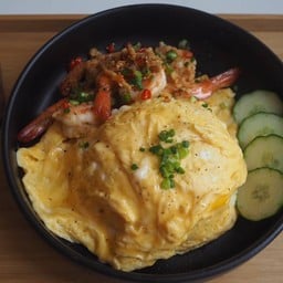 Chilli and garlic shrimp with ome- rice