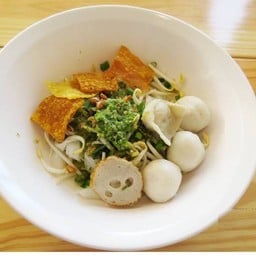 ก๋วยเตี๋ยวลูกชิ้นปลาภูเก็ต เวียงกุมกาม