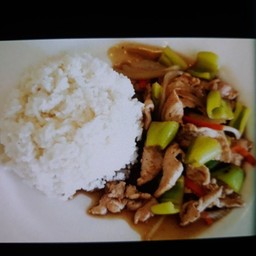 หมูผัดพริกหยวก