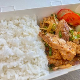 ข้าวหมูย่างแซ่บ