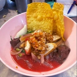 ก๋วยเตี๋ยว ราดหน้ายอดผักต้อยนครสวรรค์