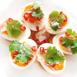 ยำไข่ต้ม