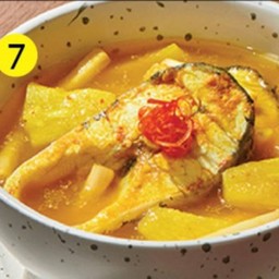 แกงเหลืองปลากะพงสับปะรดไหลบัว