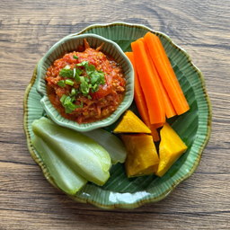 น้ำพริกอ่อง+ผักลวก Northern Thai Spicy Tomato Dip (Nam Prik Ong) with Steamed Vegetables