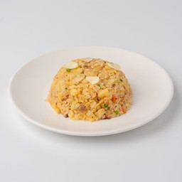 ข้าวผัดสไตล์ญี่ปุ่น(พร้อมกระเทียม)