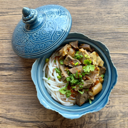 อ่อมหมูเส้นไต Northern Spicy Pork Soup with Tai Noodles
