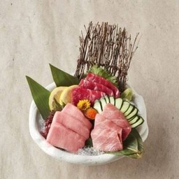 ซาชิมิปลาทูน่าครีบน้ำเงิน