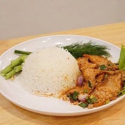 ข้าวราดน้ำตกคอหมูย่าง
