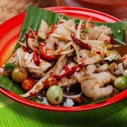 ตำหมูยอตีนไก่ (เล็บมือนาง)