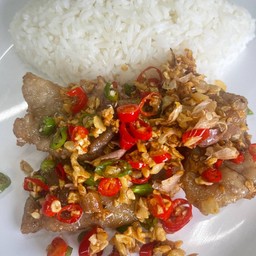 ข้าวพริกเกลือหมูชิ้น