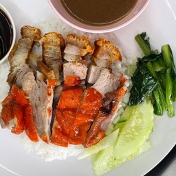 ข้าวหน้าเป็ดย่างหมูกรอบ